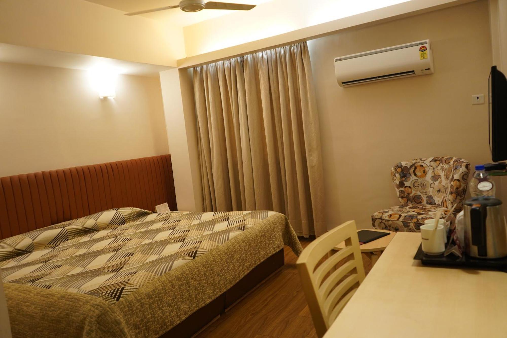 Hotel Diplomat, Colaba — Bilder 1